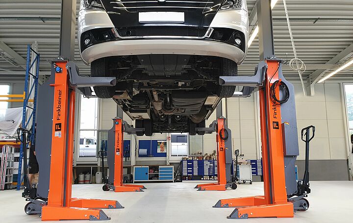 Mobile Hebeanlagen für Wohnmobile und Reisemobile