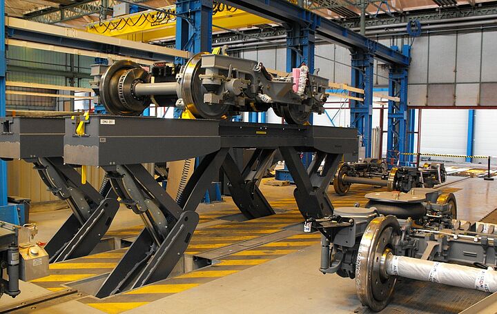 Halbscheren-Hebebühne HDS für Drehgestelle, Ausführung Alstom